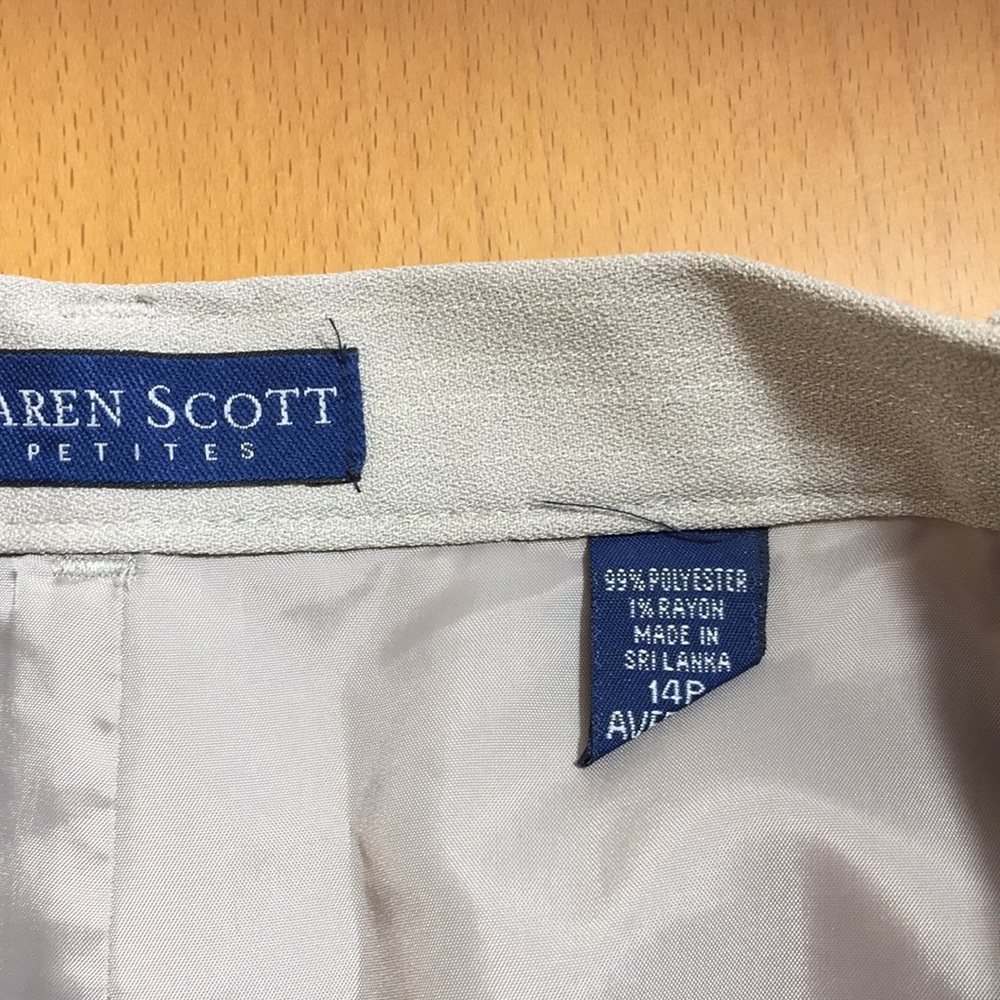 Karen Scott Suit - Picture 7 of 9
